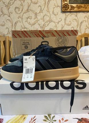 Кросівки adidas 40 розмір замшеві