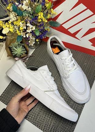 Оригинальные кроссовки nike