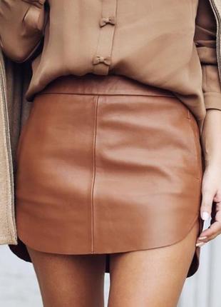 Юбка шорты из еко кожи в актуальном цвете стильная zara