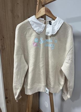 Бежевый свитшот утепленная кофта худи толстовка с воротничком