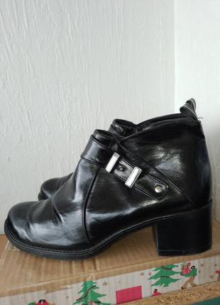 Ботинки полусапожки сапоги 40 размер