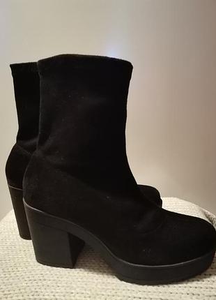 Ботинки bershka деми на платформе каблуке