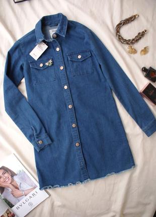 Актуальна джинсова сукня сорочка із брошкою бджілкою від denim