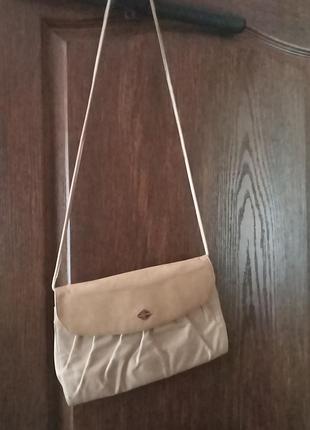 Кремова сумочка