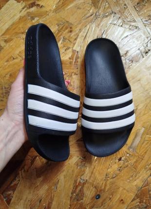 Шльопанці Sandalen