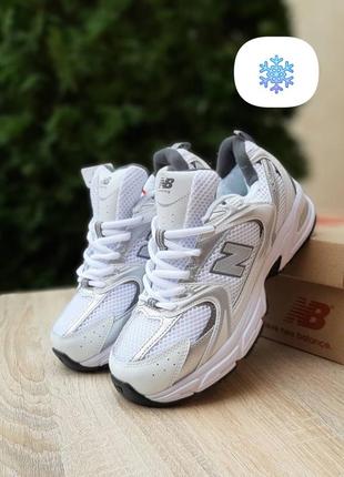 Зимние женские кроссовки new balance 530 winter white silver fur консульт серого с белым и серебристым цветами мех