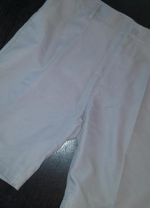 Новенькі шорти