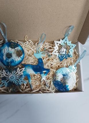 Новогодние игрушки