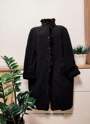 Коричневое пальто с окантовкой из кроличьего меха!