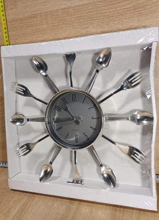 Часы настенные круглые классические