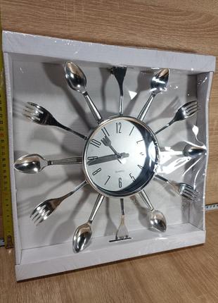 Часы настенные круглые классические