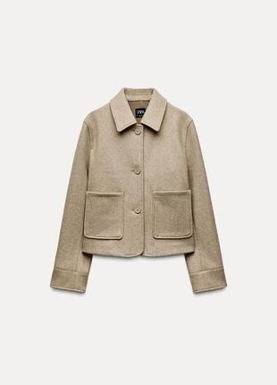 М’яка куртка з кишенями zara