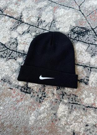 Шапка вінтажна nike®️. чорна шапка nike