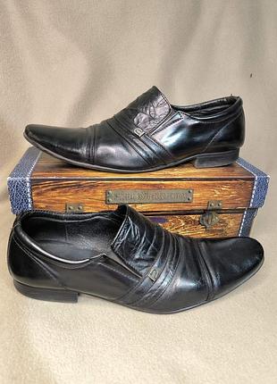 Чоловічі шкіряні туфлі