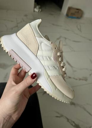 Кроссовки adidas адидас