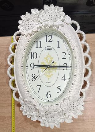 Часы настенные овальные классические