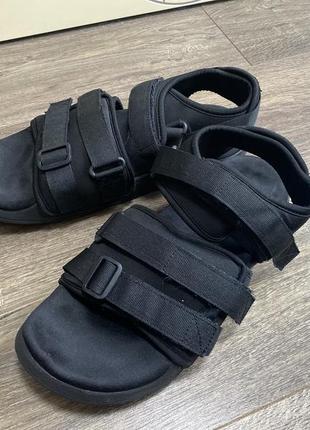 Фірмові літні сандалі босоніжки adidas sandals adilette 44 розмір3 фото