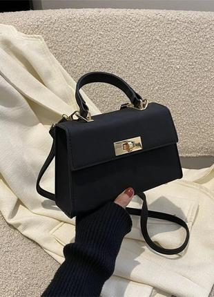 Стильна жіноча сумочка через плече. модна жіноча маленька сумочка клатч