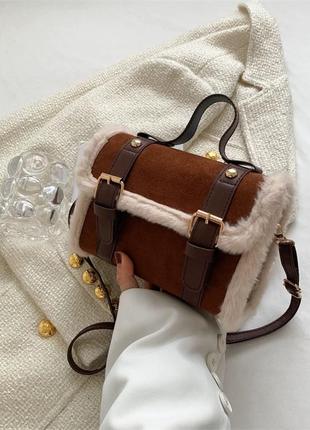 Стильна жіноча сумочка через плече. модна жіноча маленька сумочка клатч