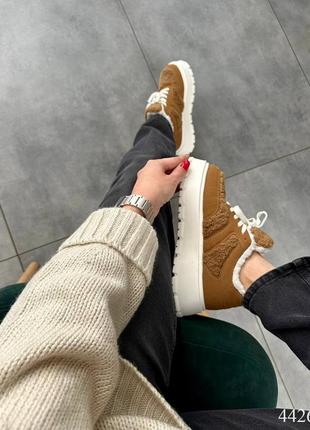 Кросівки жіночі, барашки