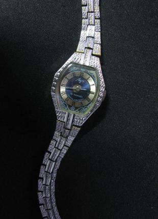 Распродажа! часы луч 16 камней с оригинальным браслетом абсолютно исправные