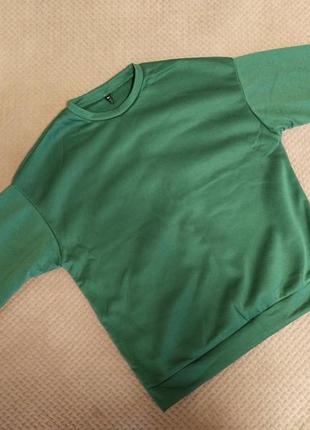 Свитшот зеленого цвета с надписями shein