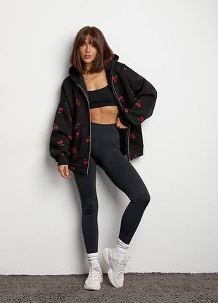 Теплая кофта на флисе с капюшоном с принтом вишни