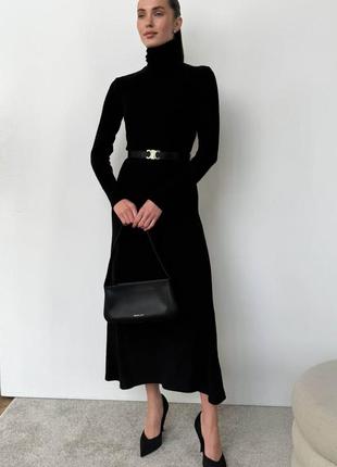 В’язана сукня міді