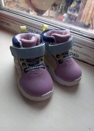 Продам ботинки на девочку