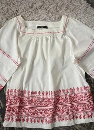 Прекрасна блузка , вишиванка max mara weekend