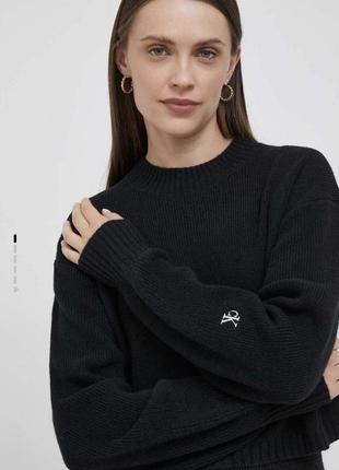 Светр Calvin Klein Jeans Eng geschnittene Jeans in verwaschenem Schwarz