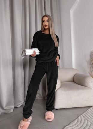 Махрова тепла жіноча піжама