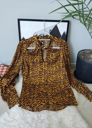 Тигрова блузка lipsy з відкритими ключицями