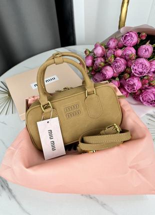 Сумка женская miu miu arcadie matelassé светло-коричневый кросс боди миу миу