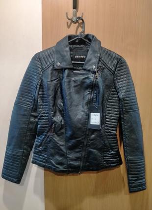 Куртка женская черная,стильная.и-6199. 
размеры:s;l;xl;2xl;3xl.
цена-870грн