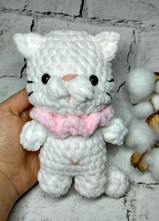 М'яка іграшка ручної роботи в'язана плюшева котик амігурумі hand made 15 см білий