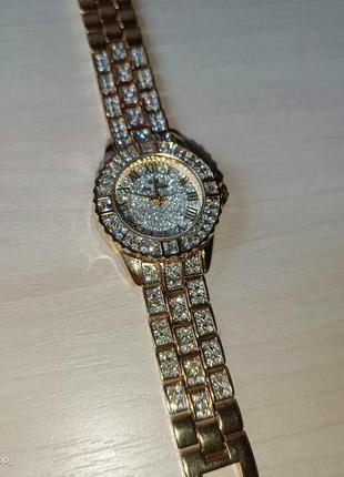 Самые красивые часы в стразах