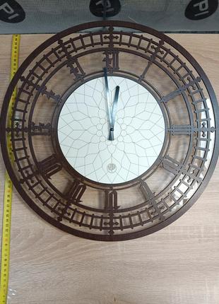 Часы  настенные круглые классические
