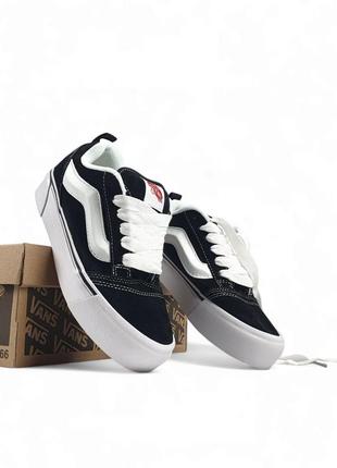 Женские кроссовки vans knu-skool 
•black white•