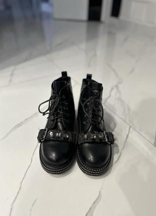 Продам кожаные ботинки