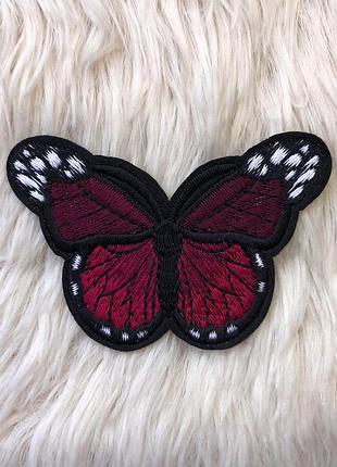 Нашивка вышитая тканевая вишивка декор наклейка для одежды патч на одежду сумку рюкзак красная бордовая бабочка