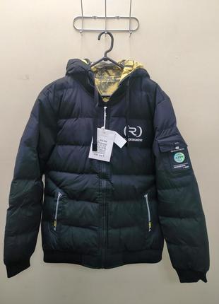 Куртка мужская двусторонняя с капюшоном, на молнии.ю-9566. 
размеры:xl;2xl;3xl;4xl;5xl.
ціна-1900грн