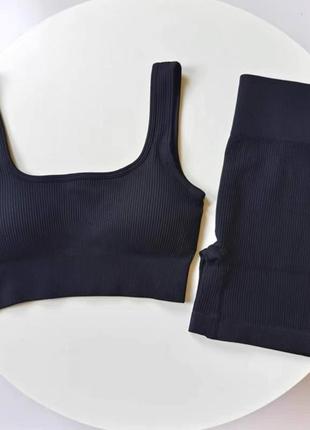 Костюми в рубчик: топ та шорти