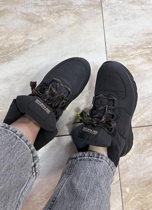 Кльові утепленні напівчеревики/ дутики skechers /сша/