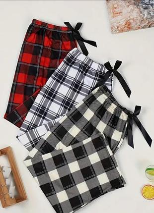 Жіночі домашні штани літні капрі в клітинку червоні білі чорні для дому піжамні штани