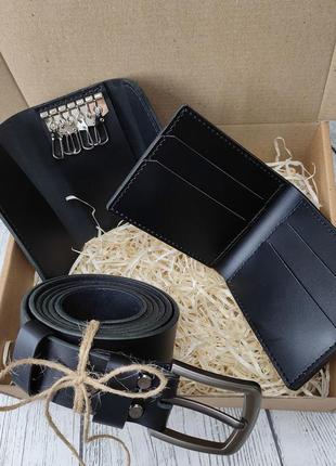 Подарунковий набір чоловіку. набір шкіряних виробів. подарунковий набір ремінь, гаманець, обкладинка.