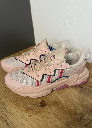 Кросівки жіночі adidas ozweego1 фото