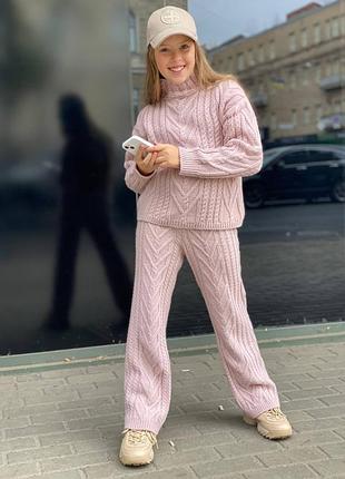 Костюм із пряжі для дівчат пудра