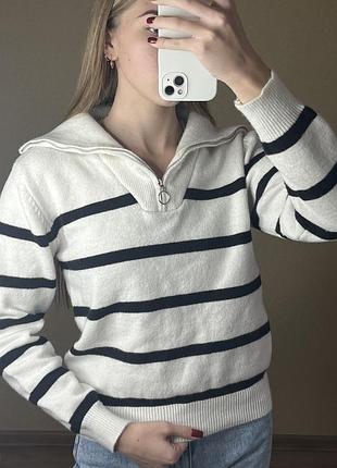 Свитер кофта в полоску с горловиной на молнии