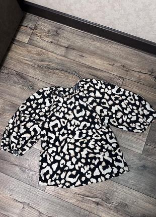 Жіноча блузка